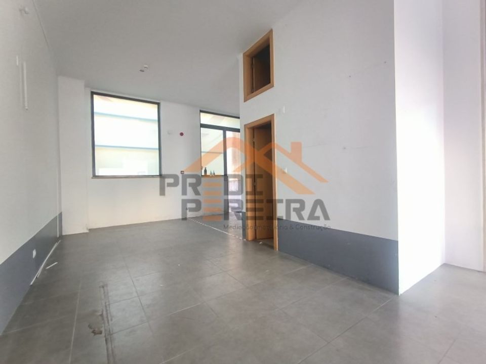 Erhvervsejendom i Loures, Lisbon - foto 1