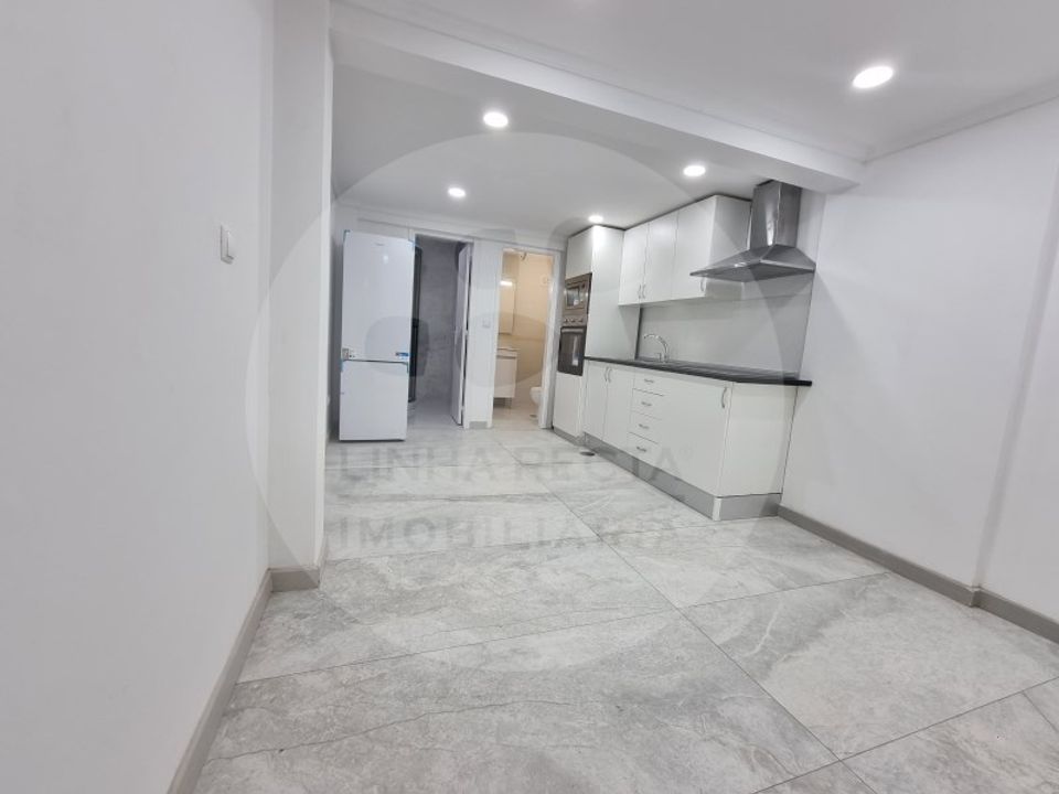 Erhvervsejendom i Corroios, Setubal - foto 1