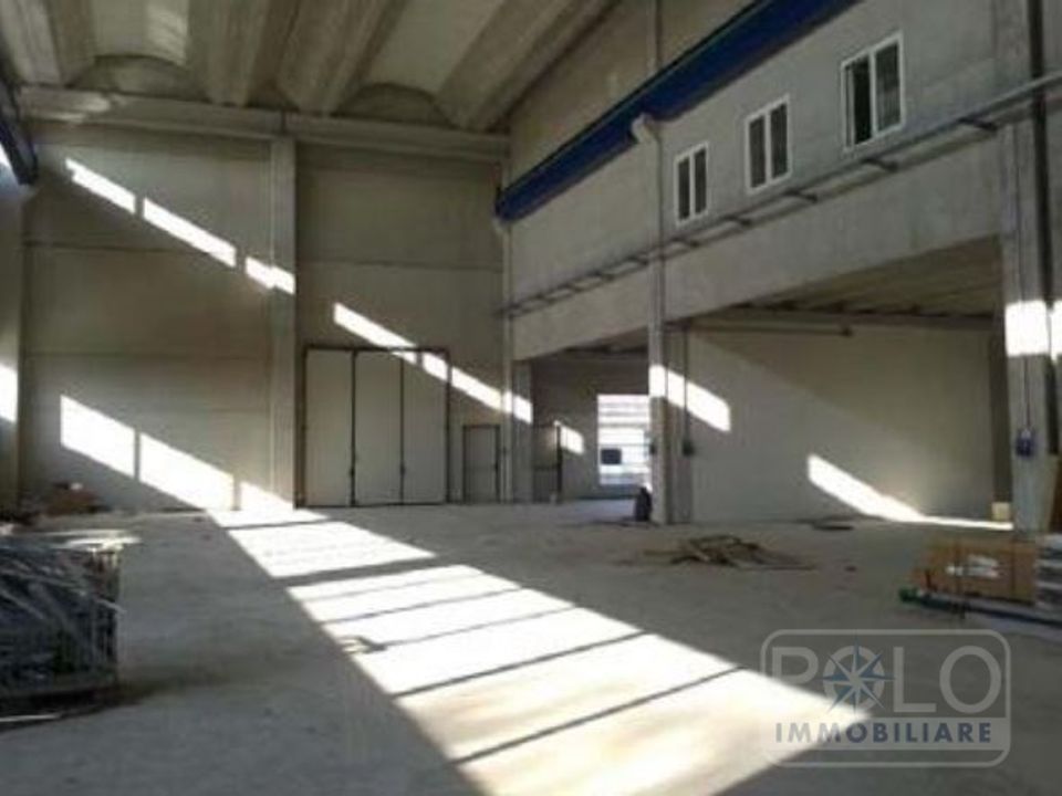 Erhvervsejendom i Castel Goffredo, Mantua - foto 1