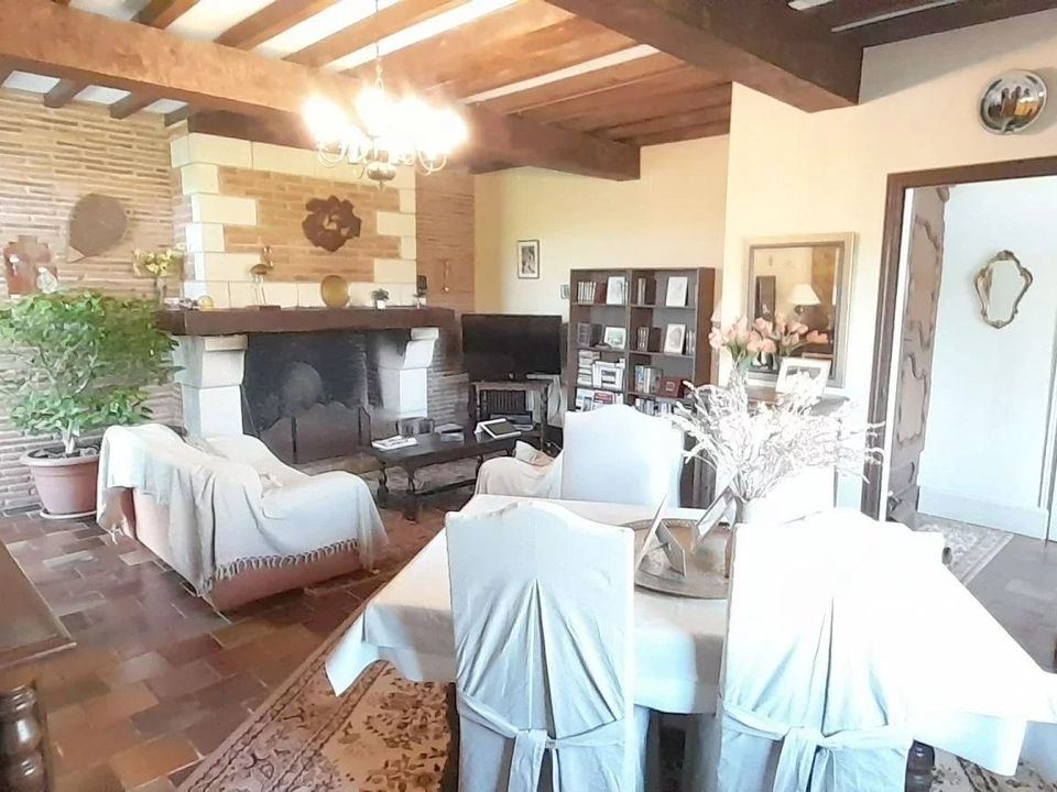 Villa en Villeneuve-sur-Lot, Lot-et-Garonne - foto 3
