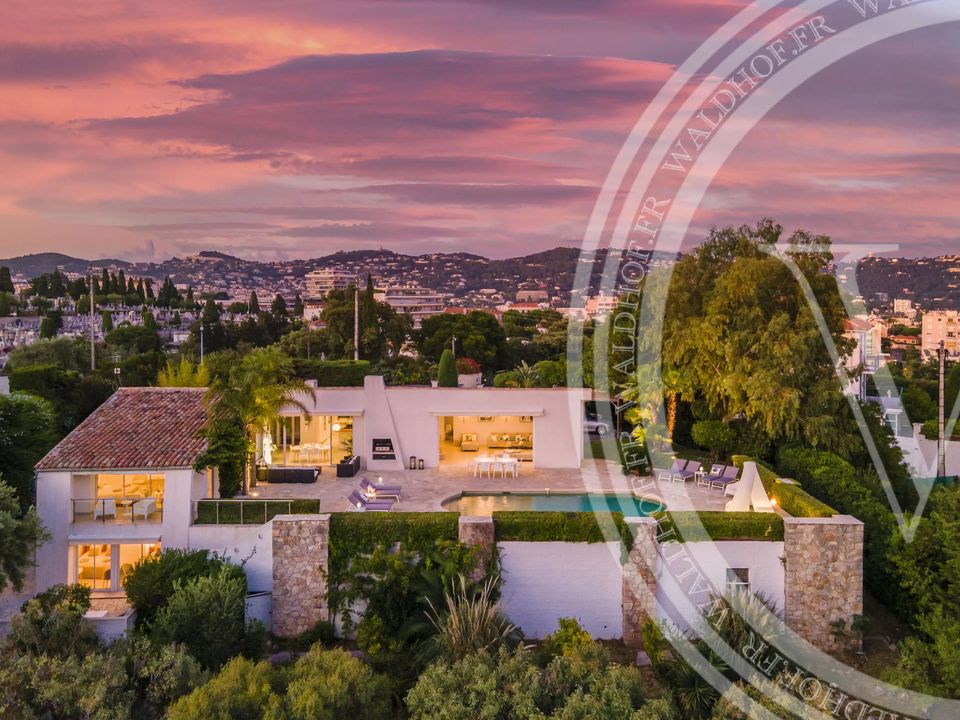 Villa in Cannes, Alpes-Maritimes - photo 1