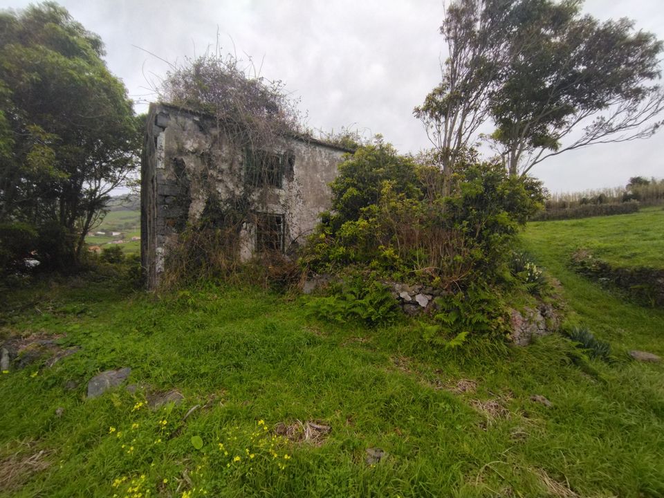 Ruina en Horta, Faial - foto 4