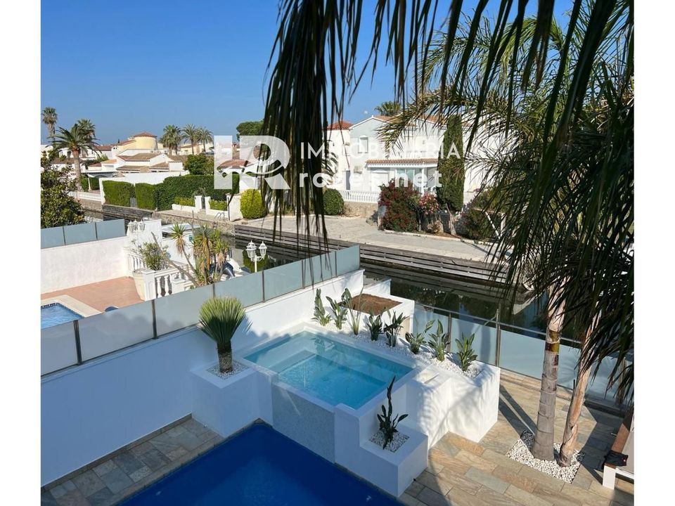 Villa en Empuriabrava, Gerona - foto 5