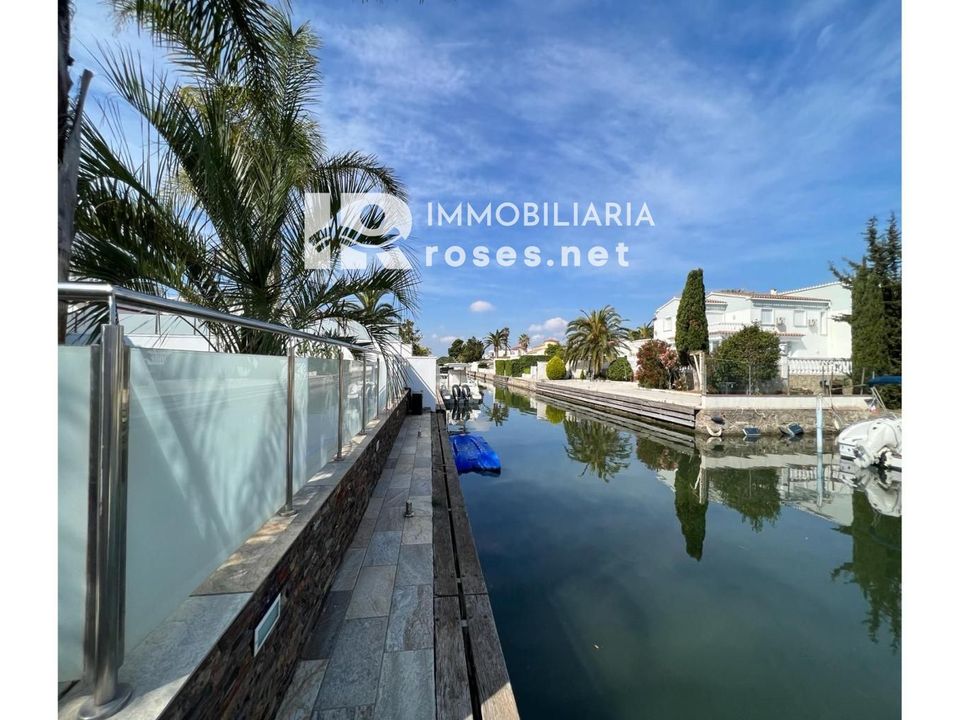 Villa en Empuriabrava, Gerona - foto 4