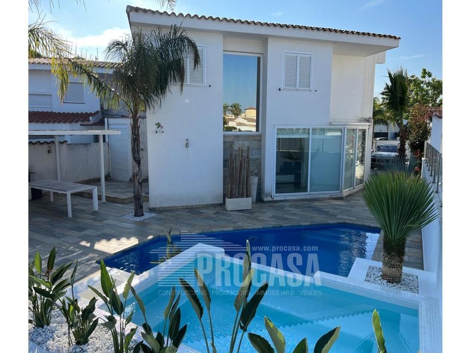 Villa i Empuriabrava, Gerona - foto 2