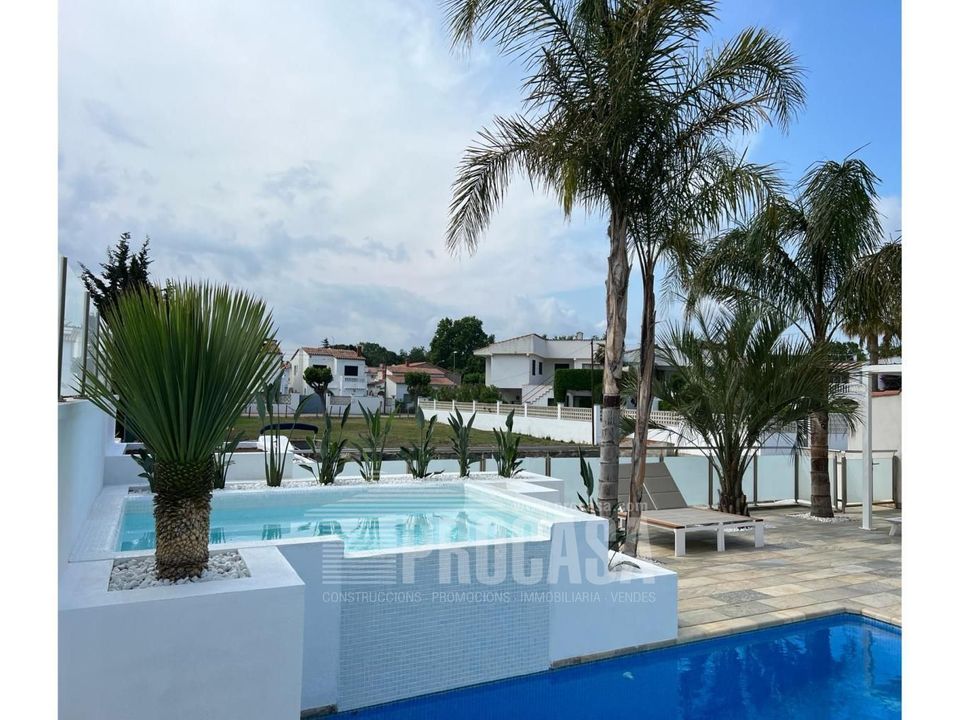 Villa i Empuriabrava, Gerona - foto 1
