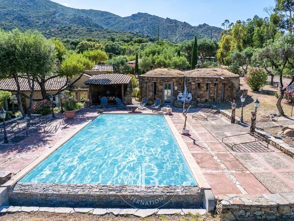 Villa i Saint-Florent, Haute-Corse - bilde 4