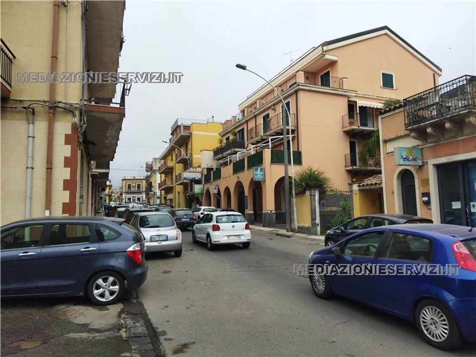L'establiment comercial a Giarre, Catania - foto 4