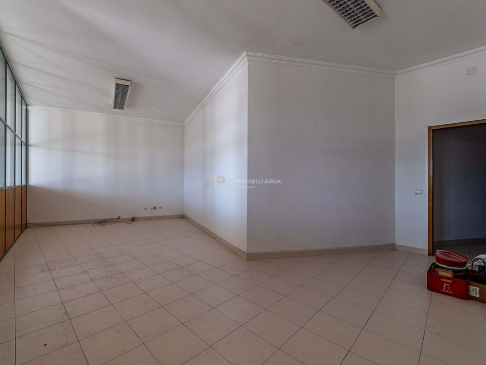 L'establiment comercial a Pernes, Santarem - foto 2