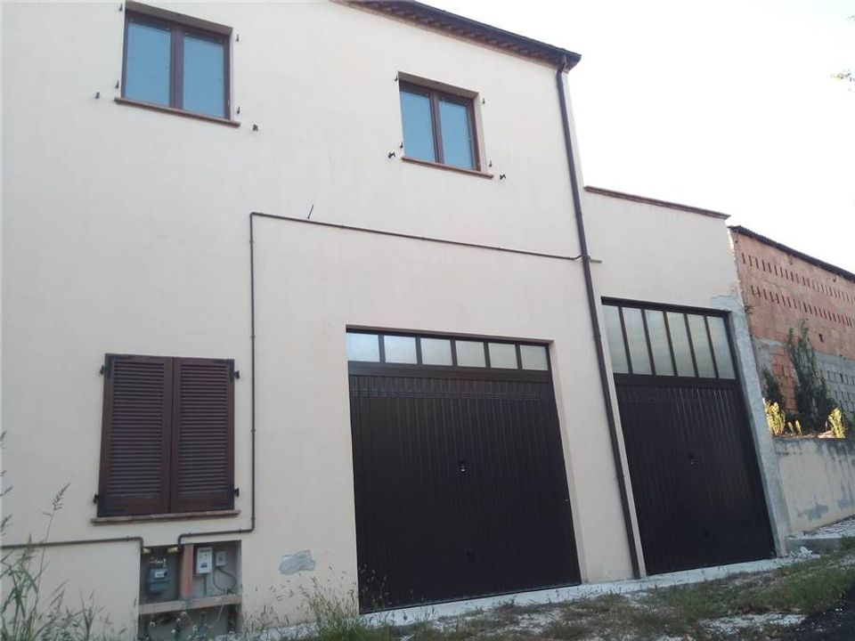 Garage i Matelica, Macerata - foto 1