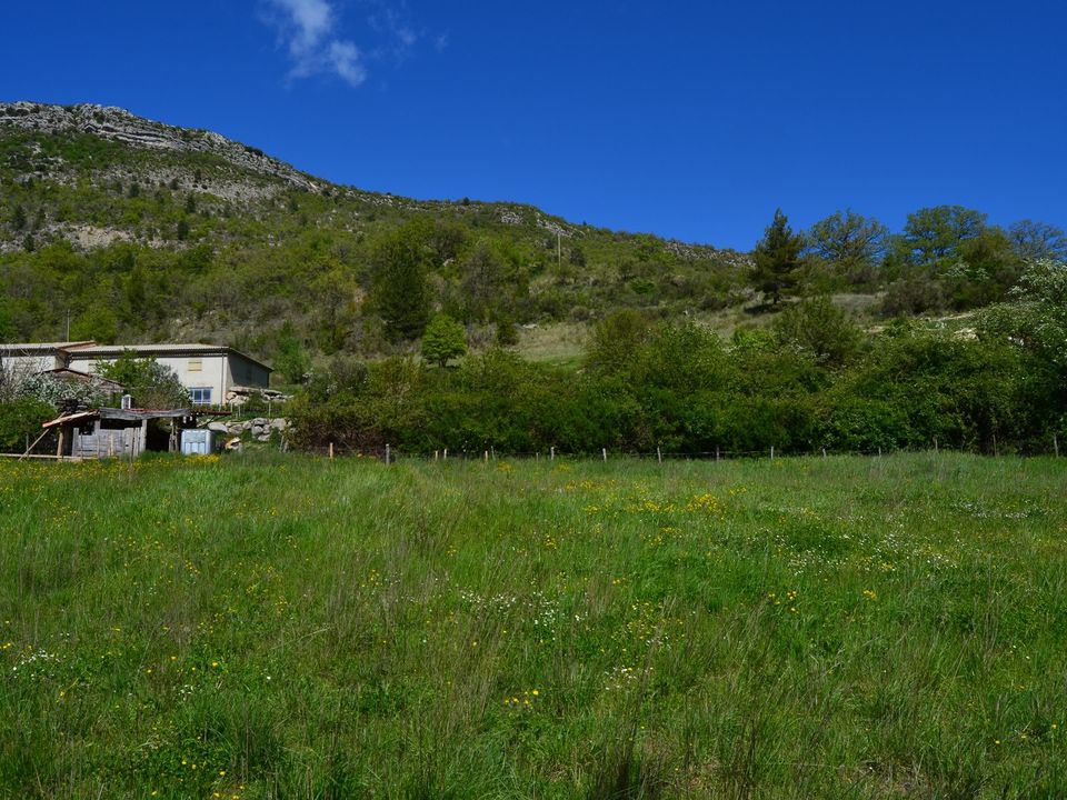Helårsgrund i La Roche-sur-le-Buis, Drome - foto 1