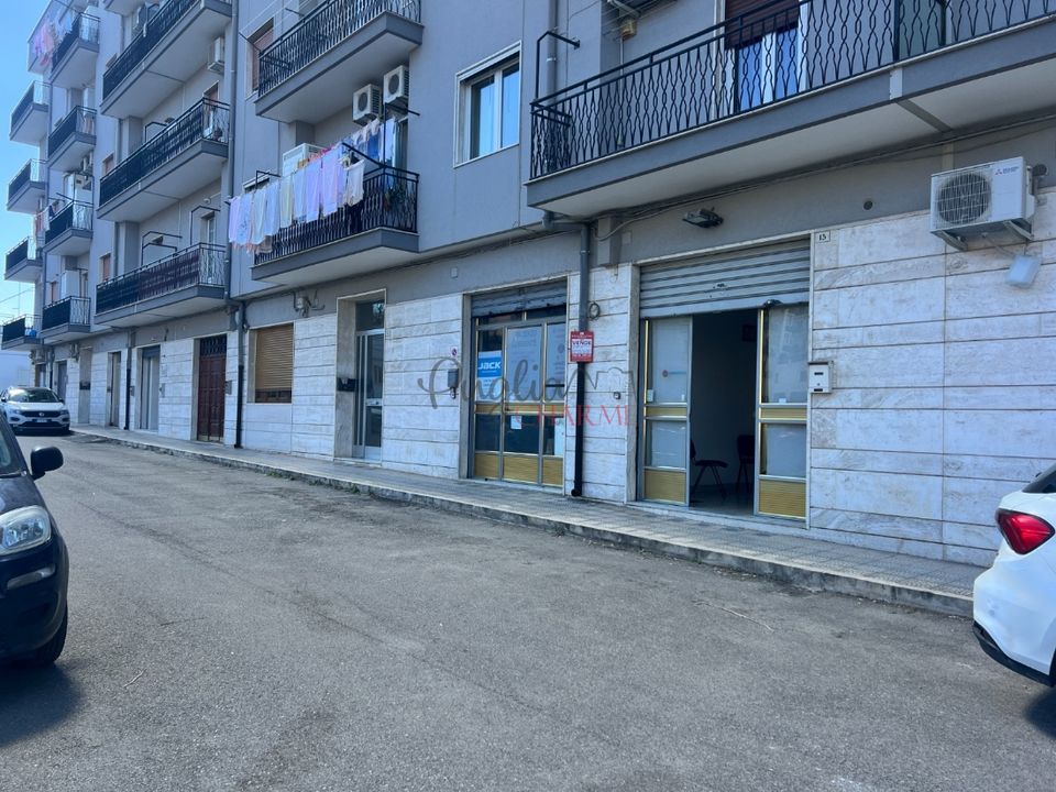 Erhvervsejendom i Martina Franca, Taranto - foto 1