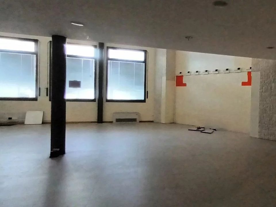 Erhvervsejendom i Vittorio Veneto, Treviso - foto 1
