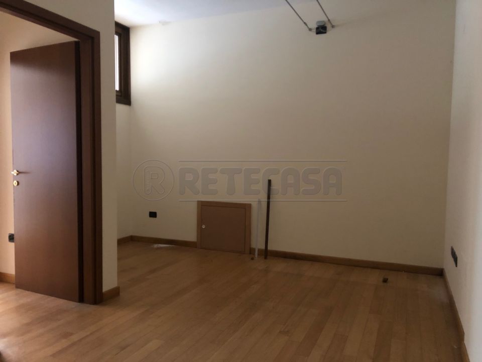 Erhvervsejendom i Bassano del Grappa, Vicenza - foto 5