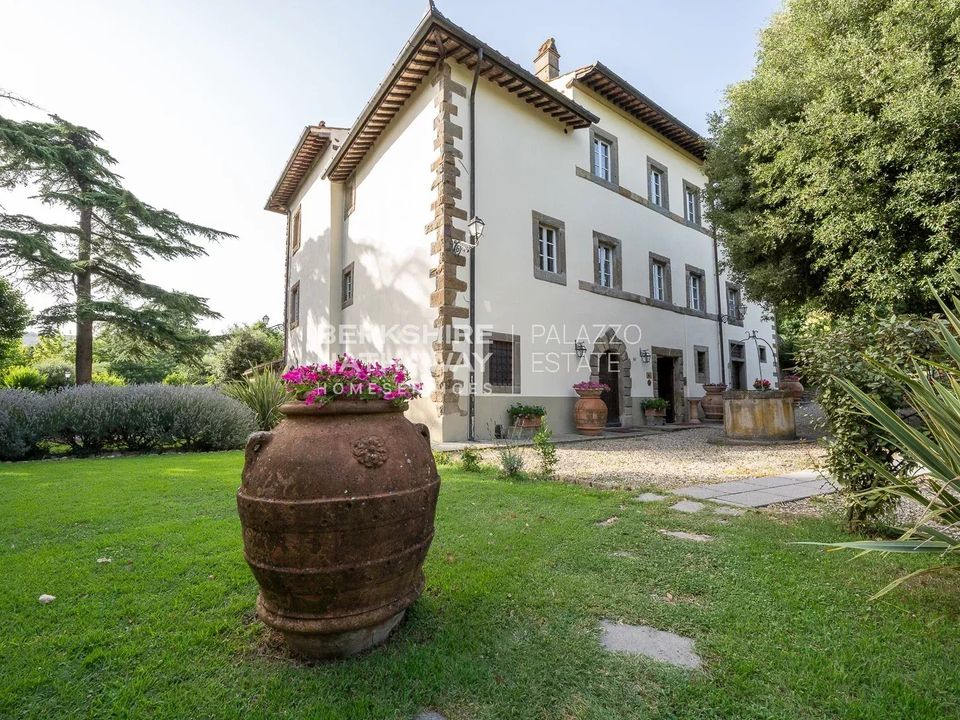 Erhvervsejendom i Cortona, Arezzo - foto 1