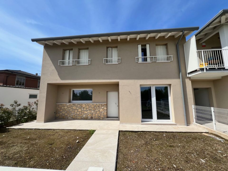 Rekkehus i San Bonifacio, Verona - bilde 1