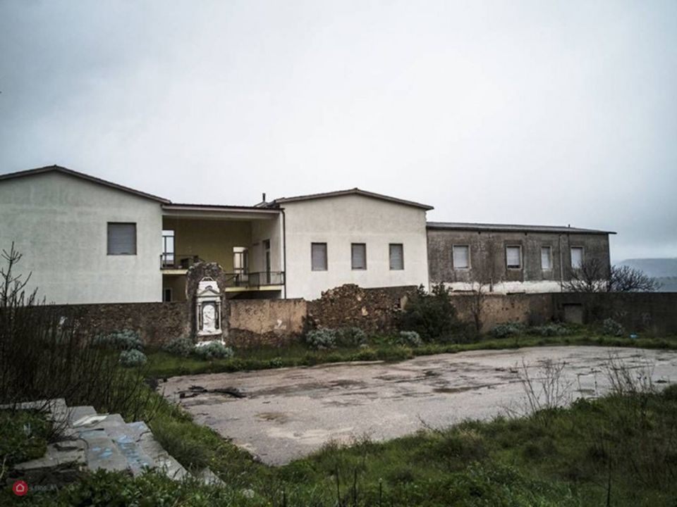 Propiedad comercial en Berchidda, Sassari - foto 1