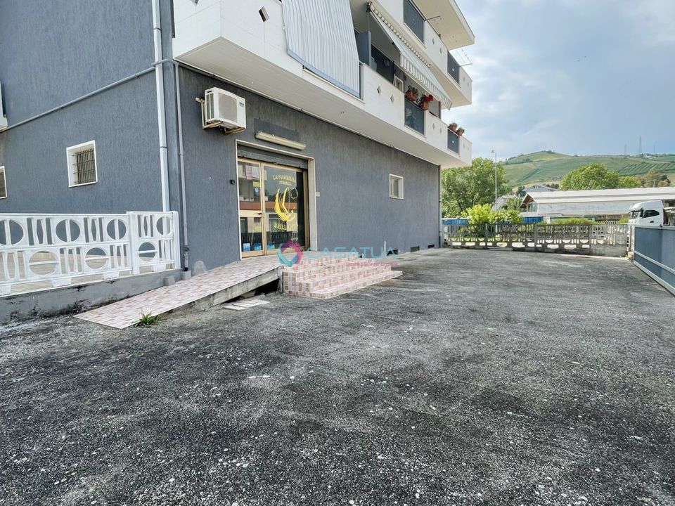 Erhvervsejendom i Pineto, Teramo - foto 3