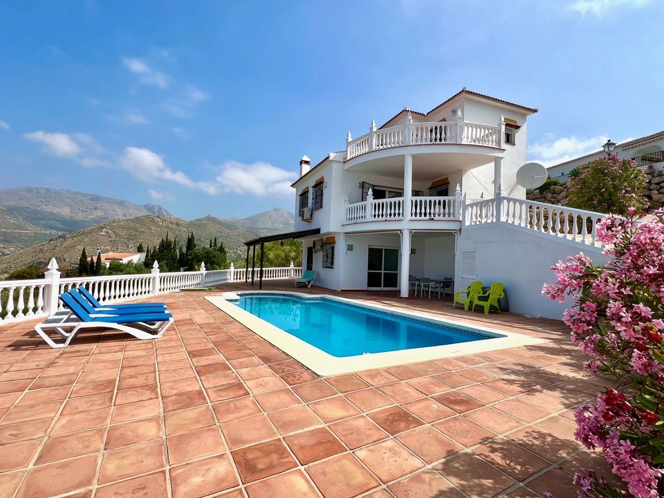 Villa i Alcaucin, Malaga - foto 1
