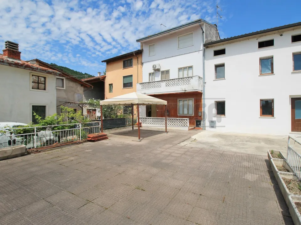 Byhus i Montebello Vicentino, Vicenza - foto 1
