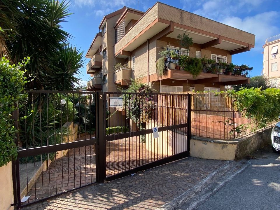 Garage i Anzio, Rome - foto 1