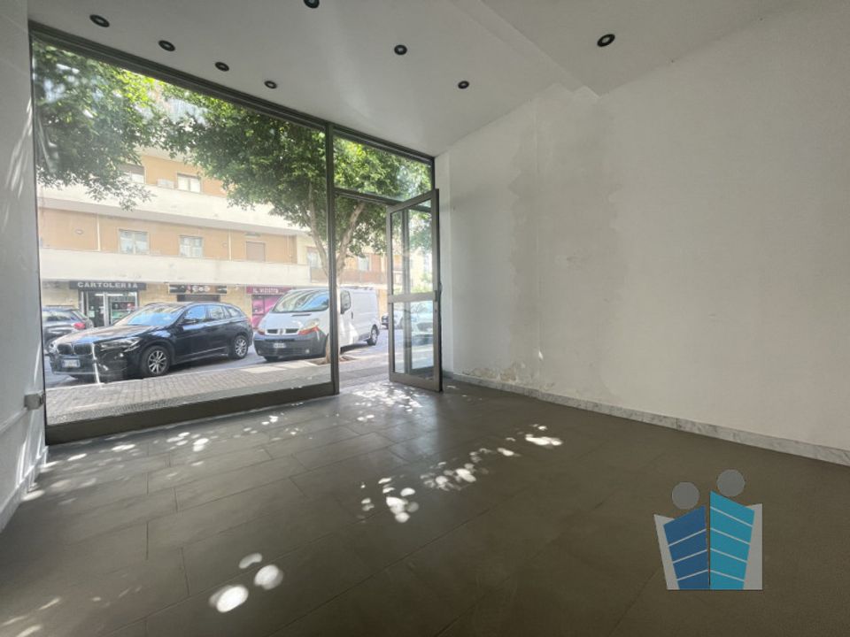 Commercial property in Lecce, Lecce - photo 5