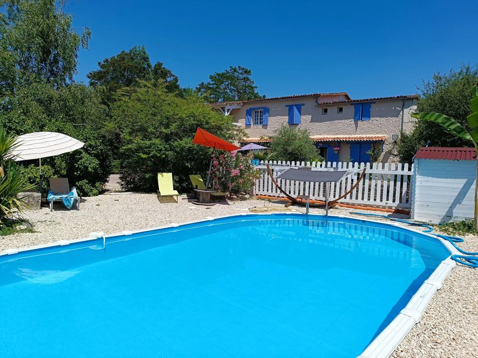 Erhvervsejendom i Verteuil-sur-Charente, Charente - foto 1