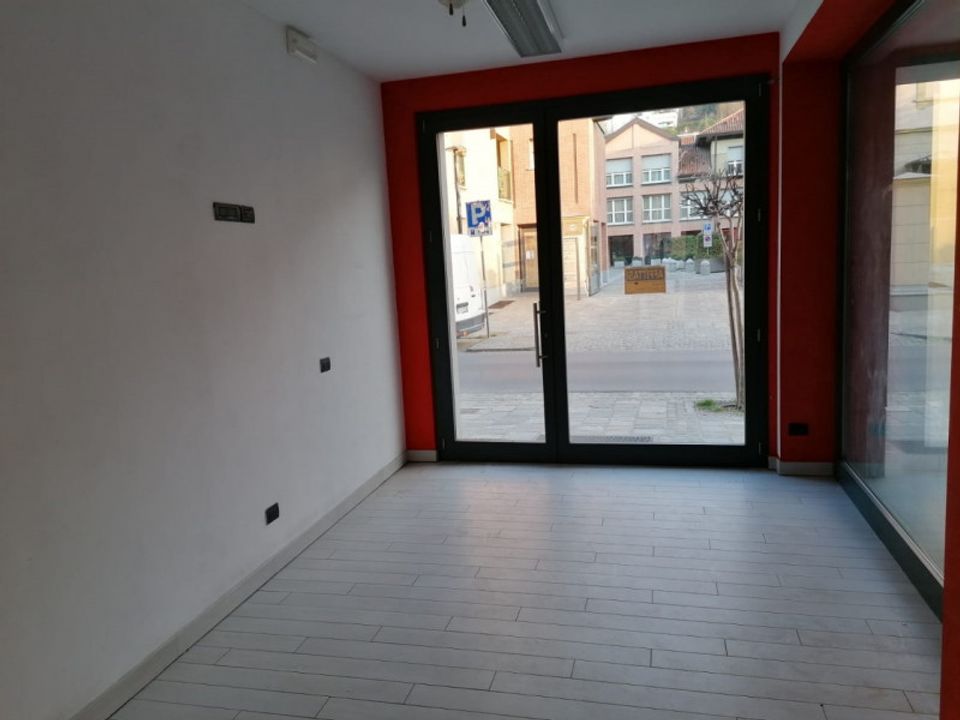 Erhvervsejendom i Alba, Cuneo - foto 2