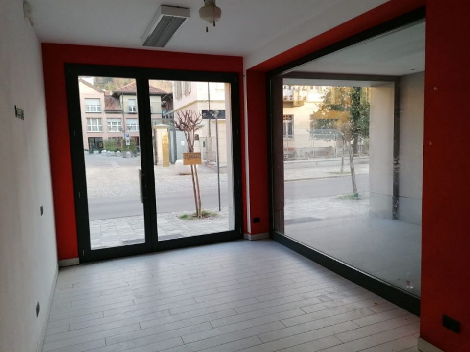 Erhvervsejendom i Alba, Cuneo - foto 3