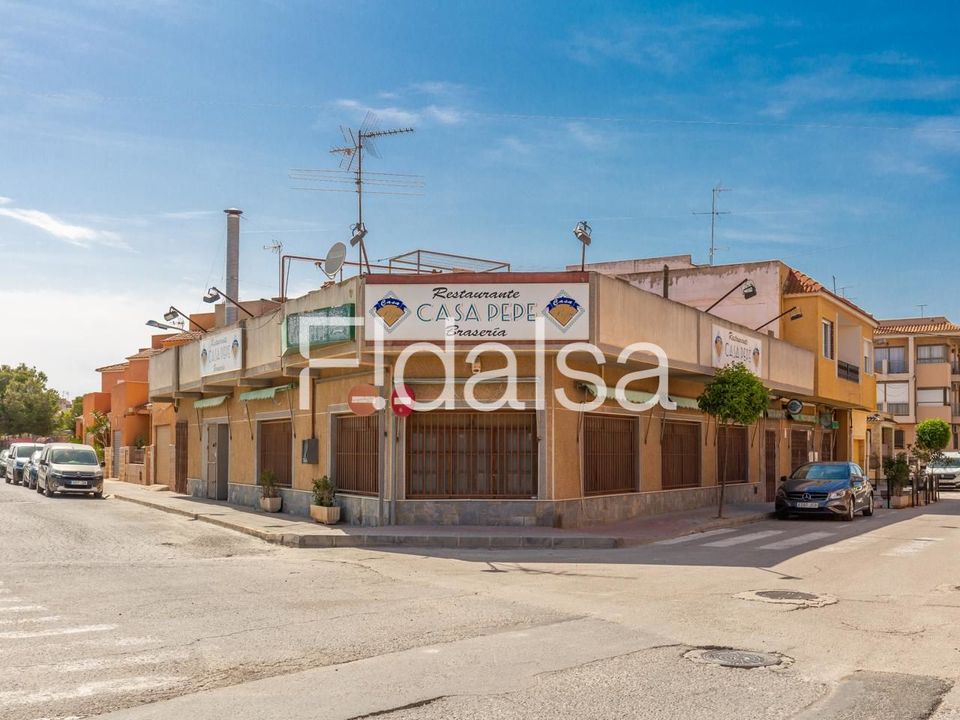 Erhvervsejendom i Dolores, Alicante - foto 1
