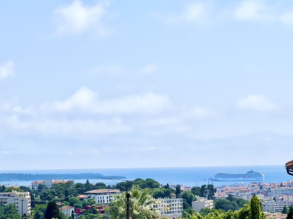 Erhvervsejendom i Le Cannet, Alpes-Maritimes - foto 1