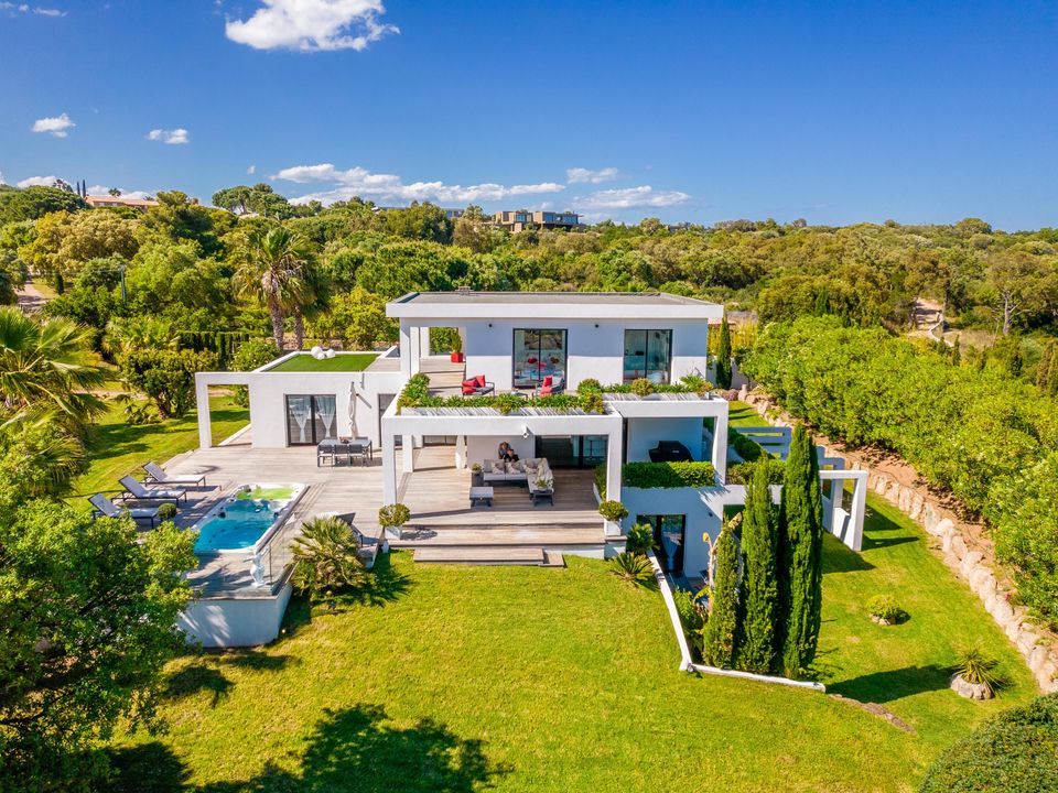 Villa i Ste.-Lucie-de Porto-Vecchio, Corse-du-Sud - foto 1