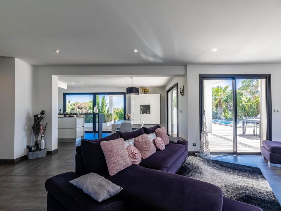 Villa i Ste.-Lucie-de Porto-Vecchio, Corse-du-Sud - foto 4