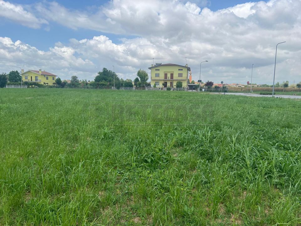 Helårsgrund i Santa Maria la Longa, Udine - foto 2