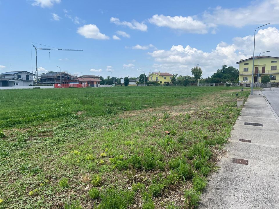 Helårsgrund i Santa Maria la Longa, Udine - foto 4
