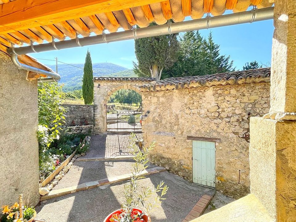 Propiedad comercial en Sault, Vaucluse - foto 1