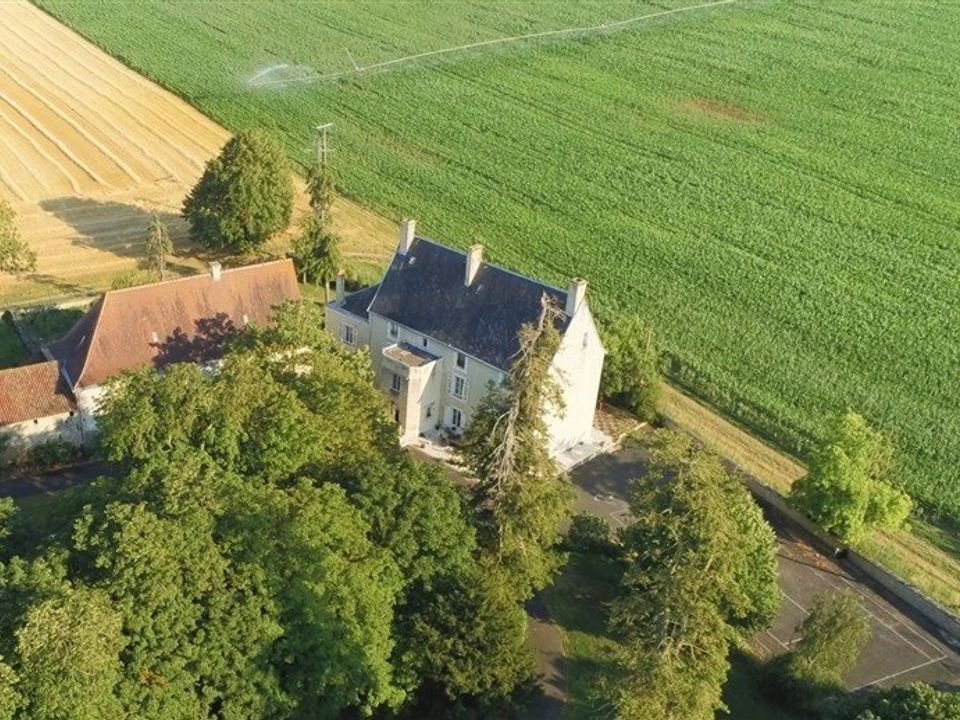 Casa de campo en Chef-Boutonne, Deux-Sevres - foto 1