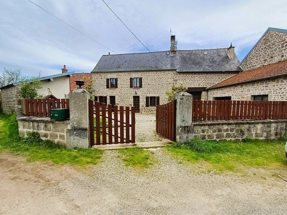 Villa in Champagnat, Creuse - photo 1