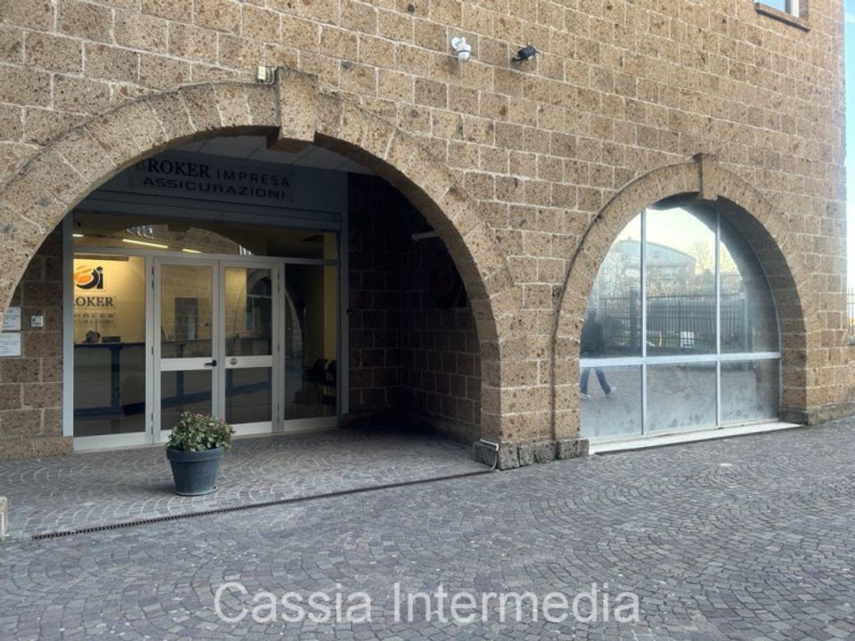 Erhvervsejendom i Civita Castellana, Viterbo - foto 2