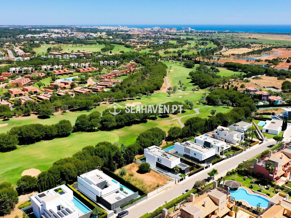 Villa i Quarteira, Faro - foto 1