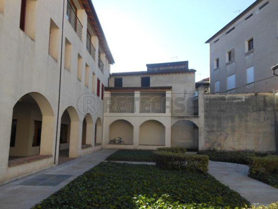 Garage i Bassano del Grappa, Vicenza - foto 1