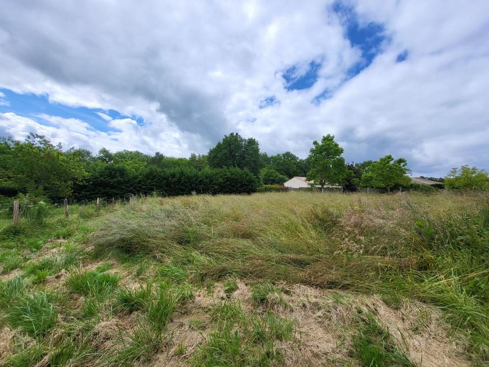 Helårsgrund i Saint-Genes-De-Lombaud, Gironde - foto 1