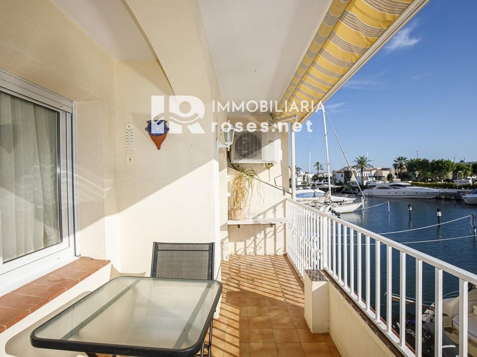 Lejlighed i Empuriabrava, Gerona - foto 1