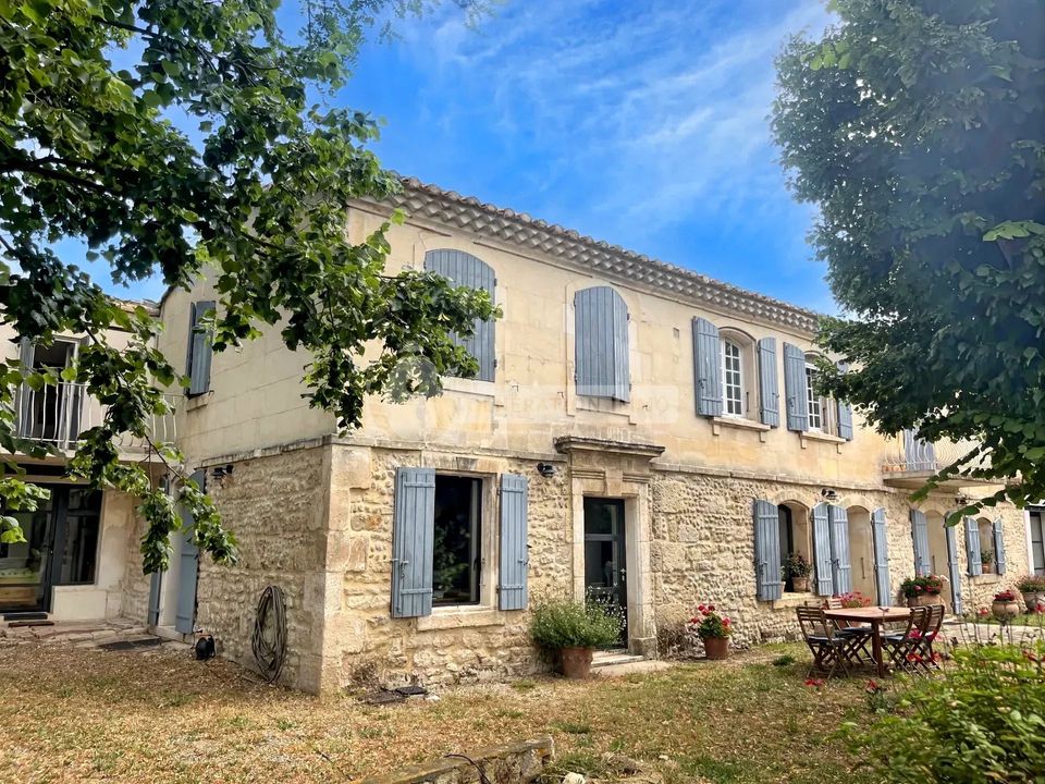 Villa en Arles, Bouches-du-Rhone - foto 1