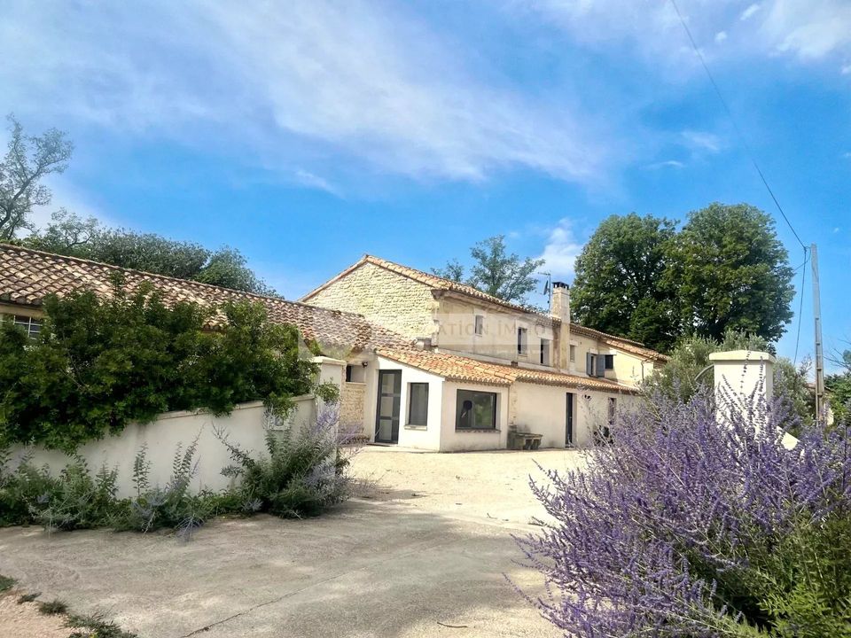 Villa en Arles, Bouches-du-Rhone - foto 2