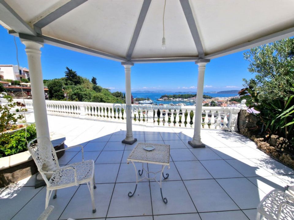 Villa en Ischia, Naples - foto 3