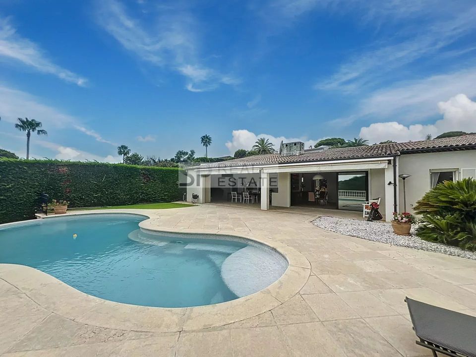 Villa i Villeneuve-Loubet, Alpes-Maritimes - bilde 1