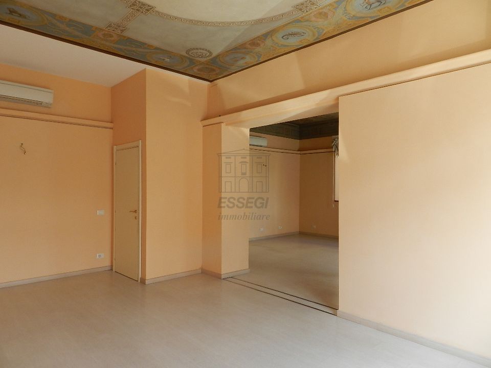 Erhvervsejendom i Lucca, Lucca - foto 1