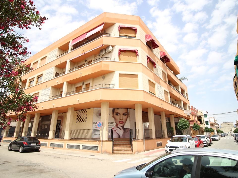 L'establiment comercial a Dolores, Alicante - foto 1