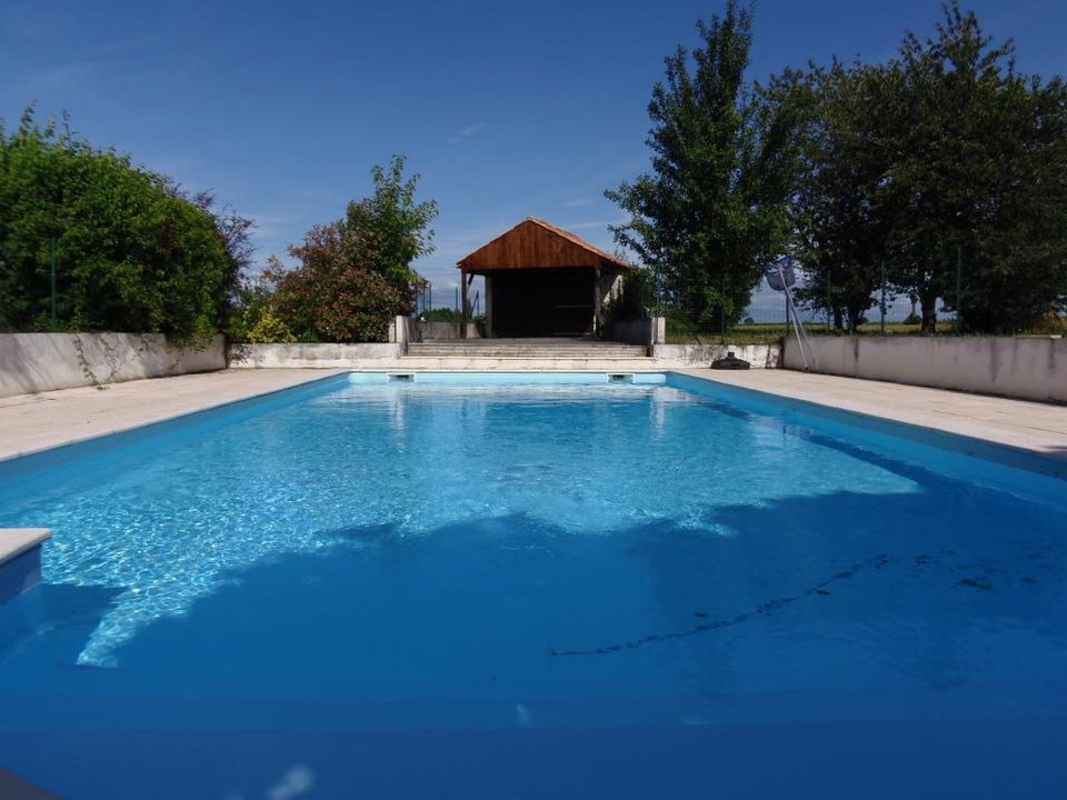Villa i Mortagne-sur-Gironde, Charente-Maritime - bilde 1